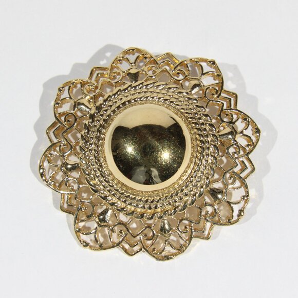 Vintage Trifari Gold-Plated Brooch - Picture 4 of 5